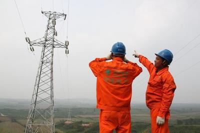 淅川县电业局 全面开展输电线路巡查，筑牢供电安全防线